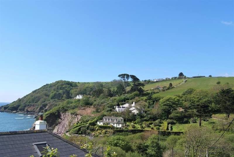 Cosy Beachfront Retreat With Stunning Sea Views & Free Access To A Local Indoor Pool Talland Zewnętrze zdjęcie