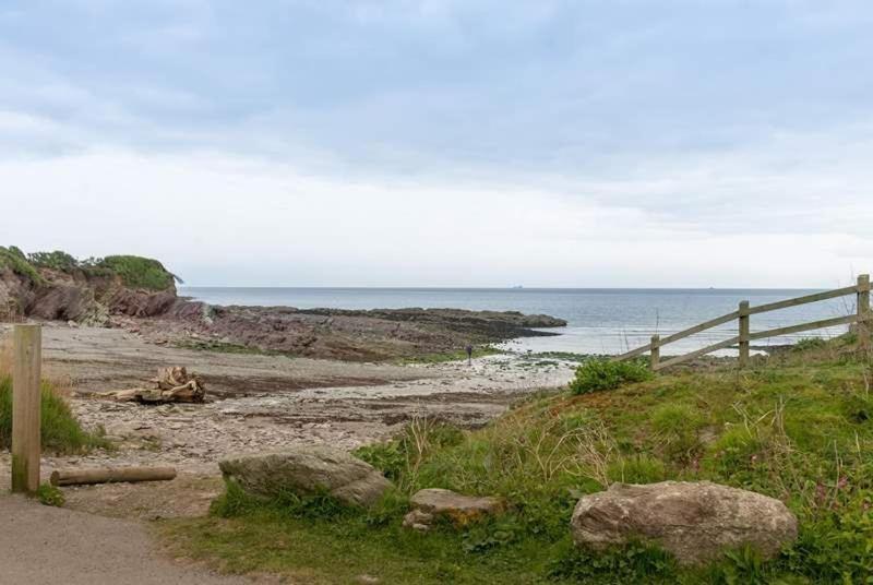 Cosy Beachfront Retreat With Stunning Sea Views & Free Access To A Local Indoor Pool Talland Zewnętrze zdjęcie
